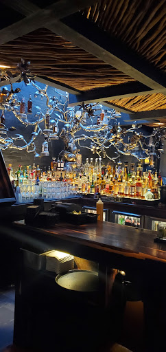 Shopping Mall «Crystal Cove Shopping Center», reviews and photos, 7845-8085 East Coast Hwy, Newport Beach, CA 92657, USA