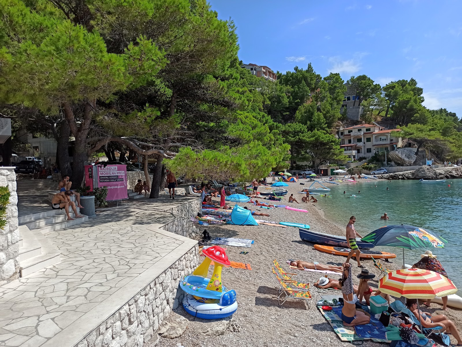 Foto di Spiaggia di Jakirusa con molto pulita livello di pulizia