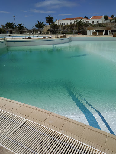 Large pools Lisbon