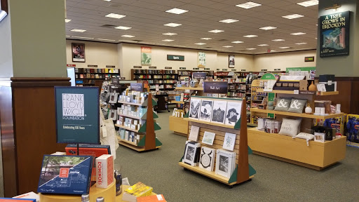 Book Store «Barnes & Noble Oxford Valley», reviews and photos, 210 Commerce Blvd, Fairless Hills, PA 19030, USA