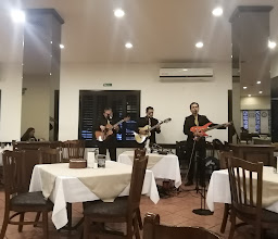 Las Alitas Paseo 727 photo