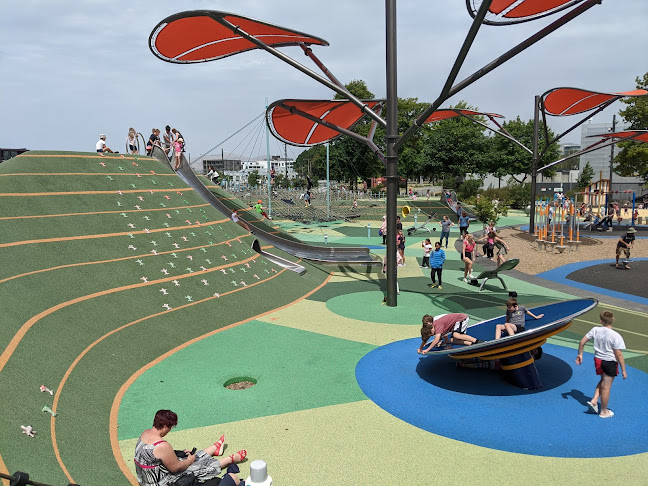 Comments and reviews of Margaret Mahy Family Playground