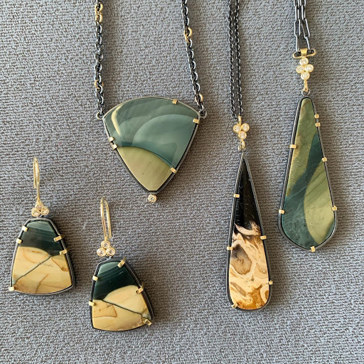 Jewelry Store «Robert Goodman Jewelers», reviews and photos, 106 N Main St, Zionsville, IN 46077, USA