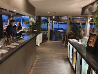 Atmosphère du Restaurant de fruits de mer 464 Harbor à Sanary-sur-Mer - n°11