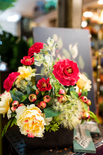 Florist «Ye Olde Daisy Shoppe Inc», reviews and photos, 1308 W Oak St, Conway, AR 72034, USA