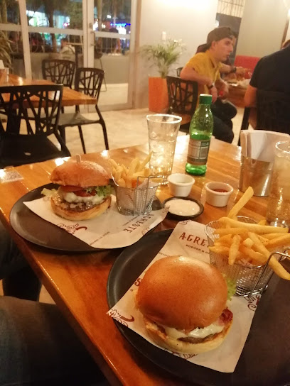 AGRESTE Burger and Grill - Cl. 99, Apartadó, Antioquia, Colombia