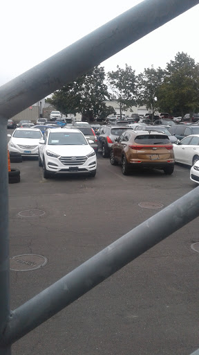 Hyundai Dealer «Danbury Hyundai», reviews and photos, 102 Federal Rd, Danbury, CT 06810, USA