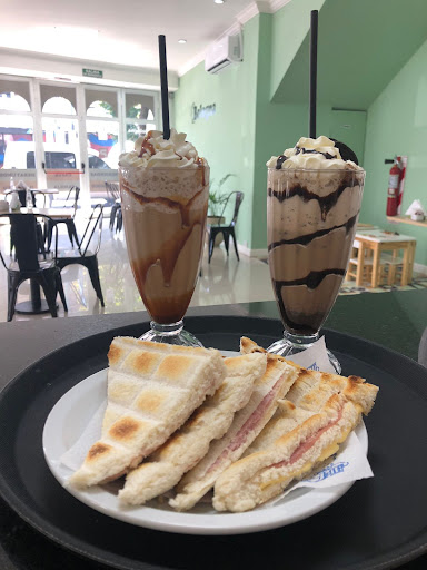 Bologna Helados & Café - Ice cream shop en Victoria