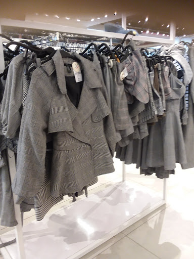 Clothing Store «Forever 21», reviews and photos, 272 Baychester Ave 120 - 121, Bronx, NY 10475, USA