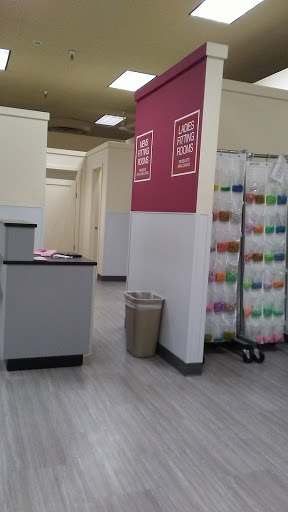 Clothing Store «Burlington Coat Factory», reviews and photos, 1716 Jantzen Beach Center, Portland, OR 97217, USA