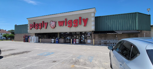 Grocery Store «Piggly Wiggly Supermarket», reviews and photos, 44 S Ingold Ave, Garland, NC 28441, USA