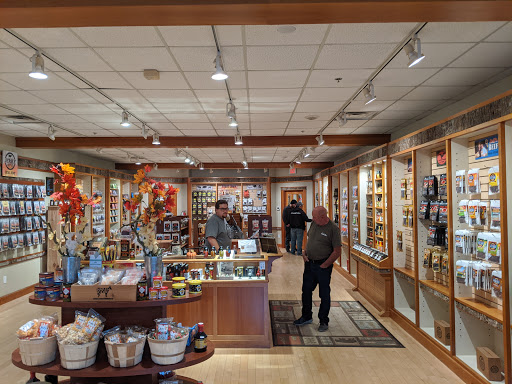 Outlet Store «Tanger Outlet Blowing Rock», reviews and photos, 278 Shoppes on the Parkway Rd, Blowing Rock, NC 28605, USA