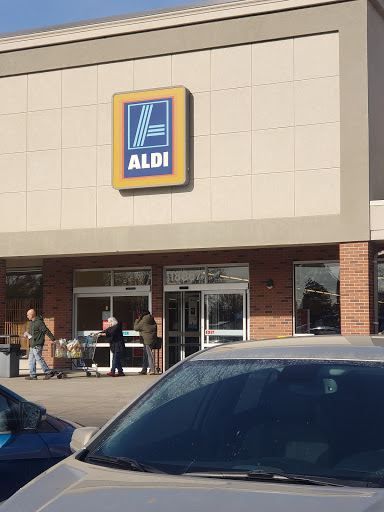 Supermarket «ALDI», reviews and photos, 18867 E 9 Mile Rd, Eastpointe, MI 48021, USA