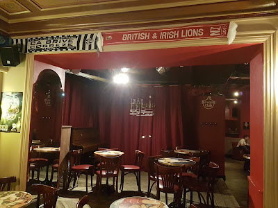 Le Café Français à Chinon