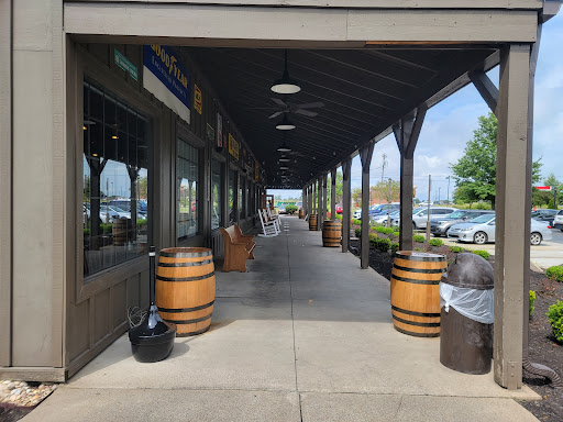 American Restaurant «Cracker Barrel Old Country Store», reviews and photos, 200 Cracker Barrel Dr, Clarksville, TN 37040, USA