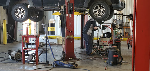 Auto Repair Shop «Muscatine Tire & Auto», reviews and photos, 2105 Park Ave, Muscatine, IA 52761, USA