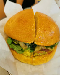 Sandwich au poulet du Restaurant de hamburgers Blend Hamburger Madeleine à Paris - n°4