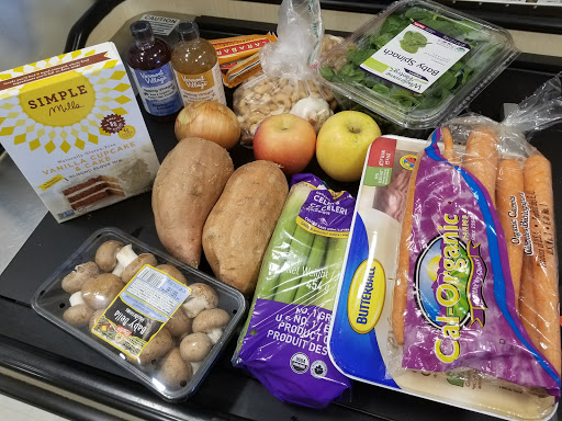 Shopping Mall «Golden Acres Shopping Center», reviews and photos, Oak Tree, South Plainfield, NJ 07080, USA