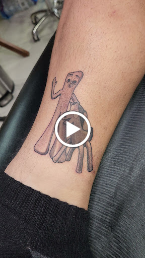 Explore thigh tattoo ideas for females, creative tattoo ideas in Albuquerque, available at Por Vida Tattoo