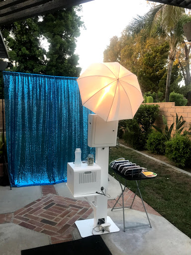 ✔️ Lucky Frog Photo Booth ✔️ Photo Booth Rental Orange County