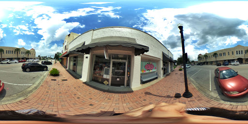 Yarn Store «Four Purls Yarn Shop», reviews and photos, 334 3rd St NW, Winter Haven, FL 33881, USA