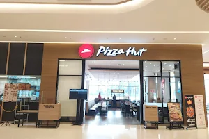 Pizza Hut Restoran - The Park Sawangan image