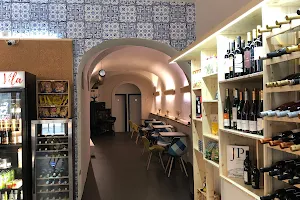 Porto Vila Olomouc - portugalská vína a speciality image