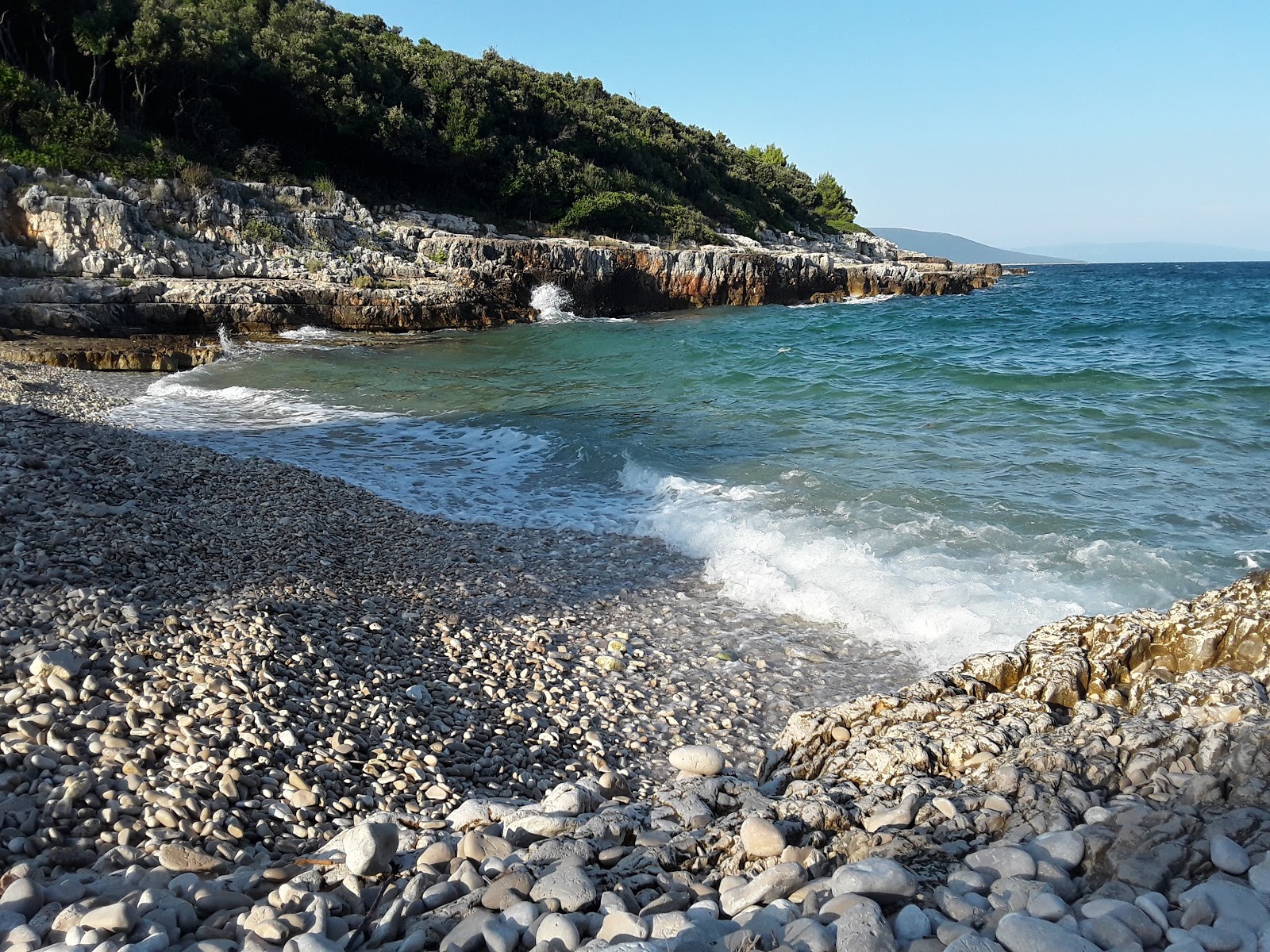 Fotografie cu Zaglenicina beach cu nivelul de curățenie scăzut