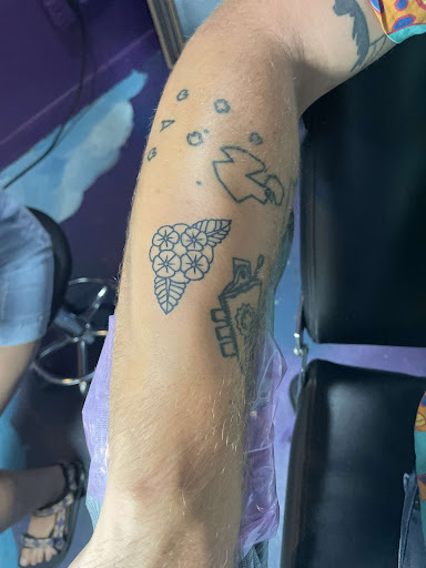 Tattoo Shop «Blue Moon Tattoo Co.», reviews and photos, 567 Eau Gallie Blvd, Melbourne, FL 32935, USA