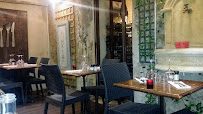 Atmosphère du Restaurant français L'Aile ou la Cuisse à Saint-Rémy-de-Provence - n°10