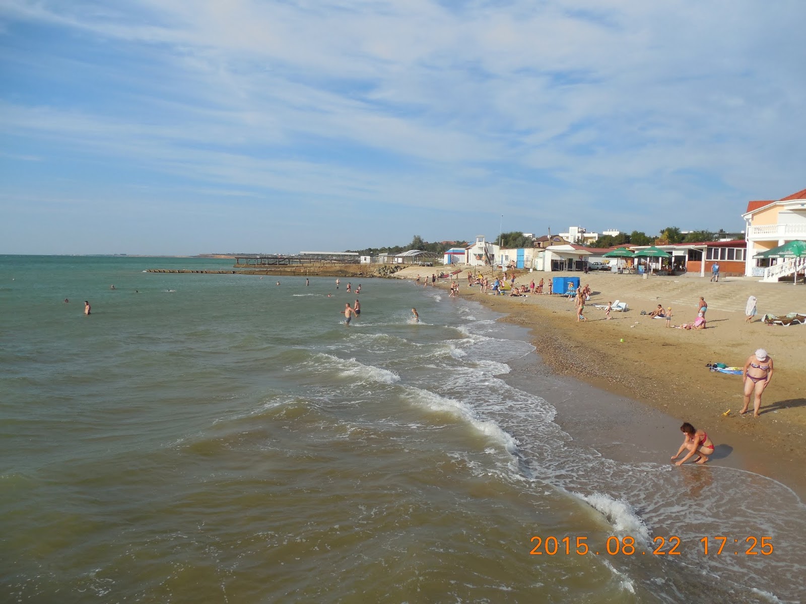 Φωτογραφία του Sandy beach με μπεζ άμμος επιφάνεια