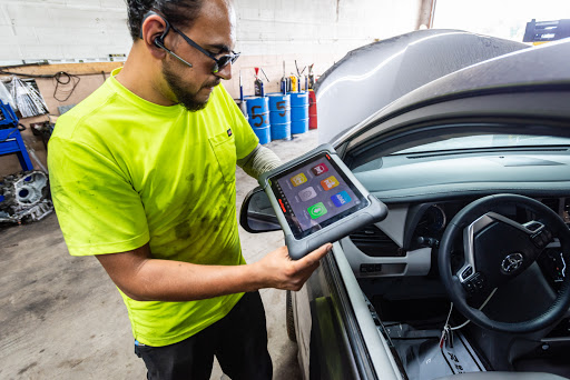 Used Car Dealer «Advance Auto Mart», reviews and photos, 5400 W North Ave, Chicago, IL 60639, USA