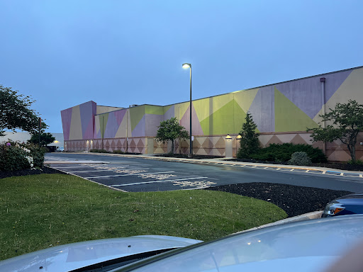 Movie Theater «Regal Cinemas Hadley Theatre 16», reviews and photos, 1000 Corporate Ct, South Plainfield, NJ 07080, USA