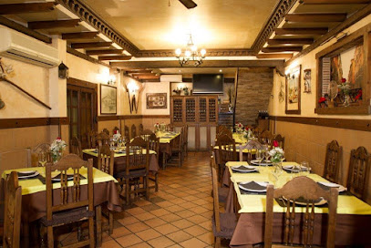 Restaurante Abrasador Casa Benito - Av. de Madrid, 14, 28802 Alcalá de Henares, Madrid, Spain