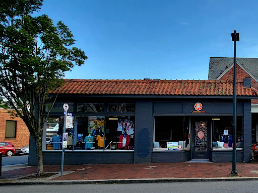 Custom T-shirt Store «CustomInk - Custom T-shirt Store - Richmond», reviews and photos, 3401 W Cary St, Richmond, VA 23221, USA