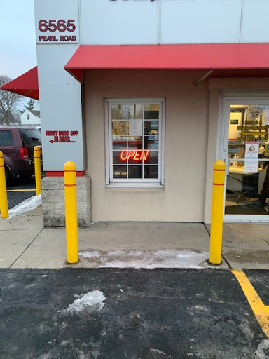 Auto Repair Shop «Rad Air Complete Car Care and Tire Centers», reviews and photos, 6565 Pearl Rd, Parma Heights, OH 44130, USA