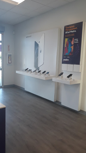 Cell Phone Store «MetroPCS Corporate Store», reviews and photos, 68 Rio Rancho Rd, Pomona, CA 91766, USA