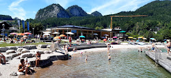Zdjęcie Strandbad Sankt Gilgen poparte klifami