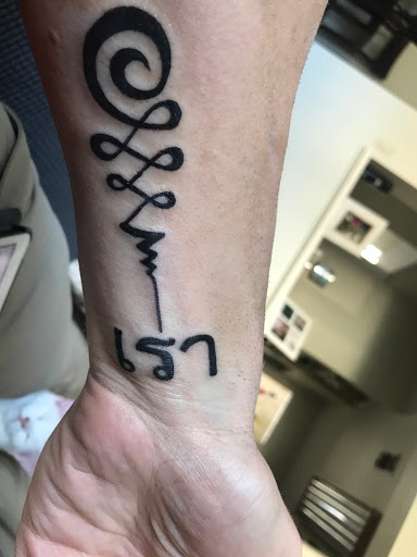 Tattoo Shop «Incredible Ink Tattoo», reviews and photos, 37 New Orleans Rd, Hilton Head Island, SC 29928, USA