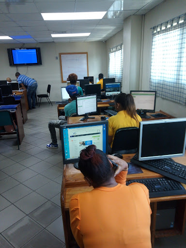 Clases informatica mayores Punta Cana