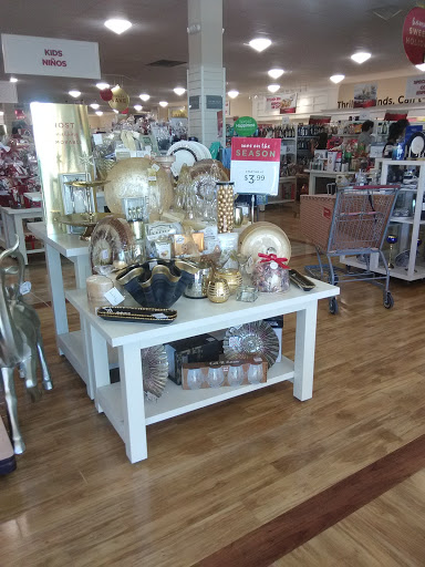 Department Store «Marshalls & HomeGoods», reviews and photos, 731 Centerview Blvd, Kissimmee, FL 34741, USA