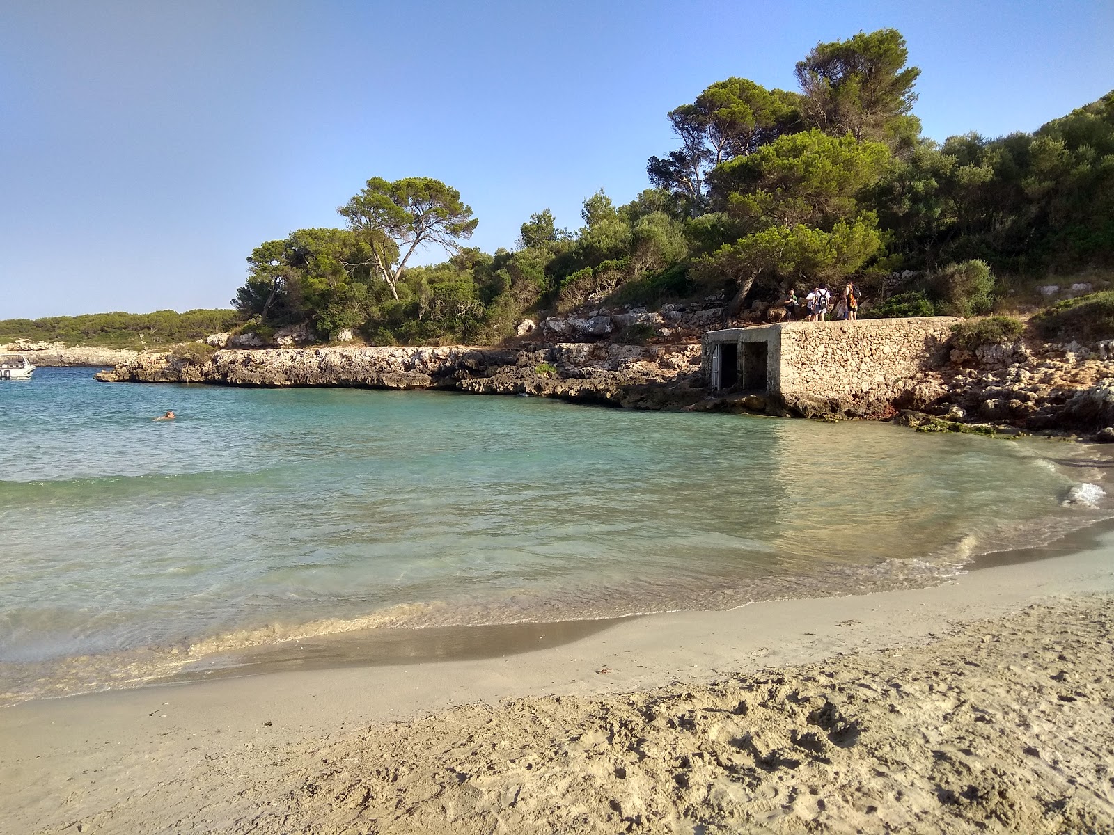 Cala Sa Nau Plajı'in fotoğrafı doğal alan içinde bulunmaktadır