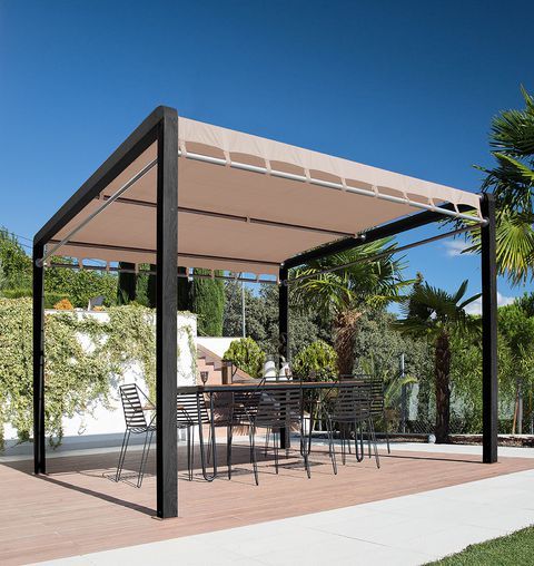 Aparisan toldos en Vitigudino