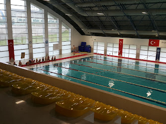 Osmangazi Üniversitesi Kapalı Yüzme Havuzu
