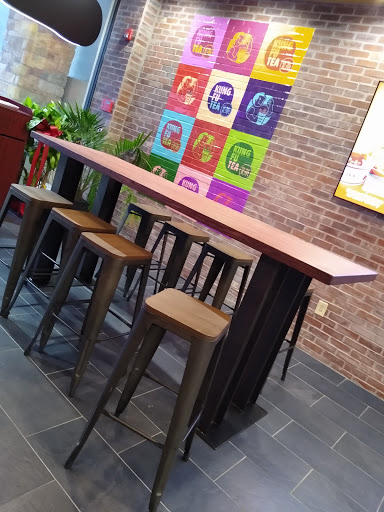 Shopping Mall «Bala Cynwyd Shopping Center», reviews and photos, 59 E City Ave, Bala Cynwyd, PA 19004, USA