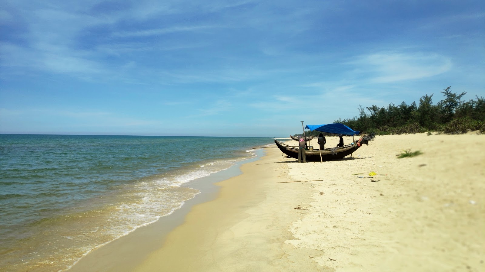 Thuan An Beach photo #4