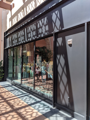 Clothing Store «Hollister Co.», reviews and photos, 647 Spectrum Center Dr, Irvine, CA 92618, USA