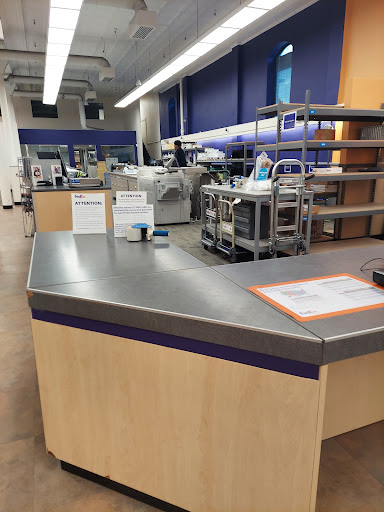 Print Shop «FedEx Office Print & Ship Center», reviews and photos, 315 W Market St, Louisville, KY 40202, USA