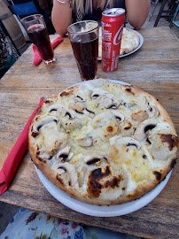 Plats et boissons du Pizzeria L'Olivo à Les Vans - n°4
