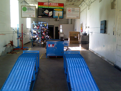 Truck Rental Agency «U-Haul Moving & Storage», reviews and photos, 911 W Gate City Blvd, Greensboro, NC 27403, USA